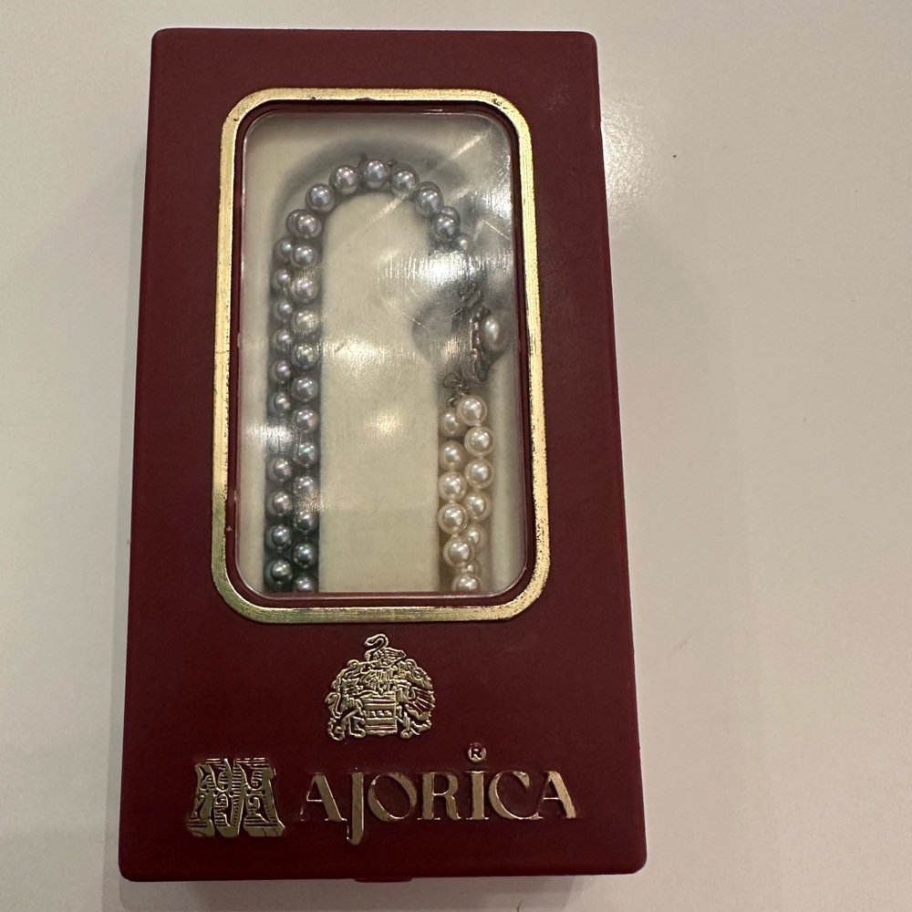 Majorica vintage pearl necklace with original certificate of purchase